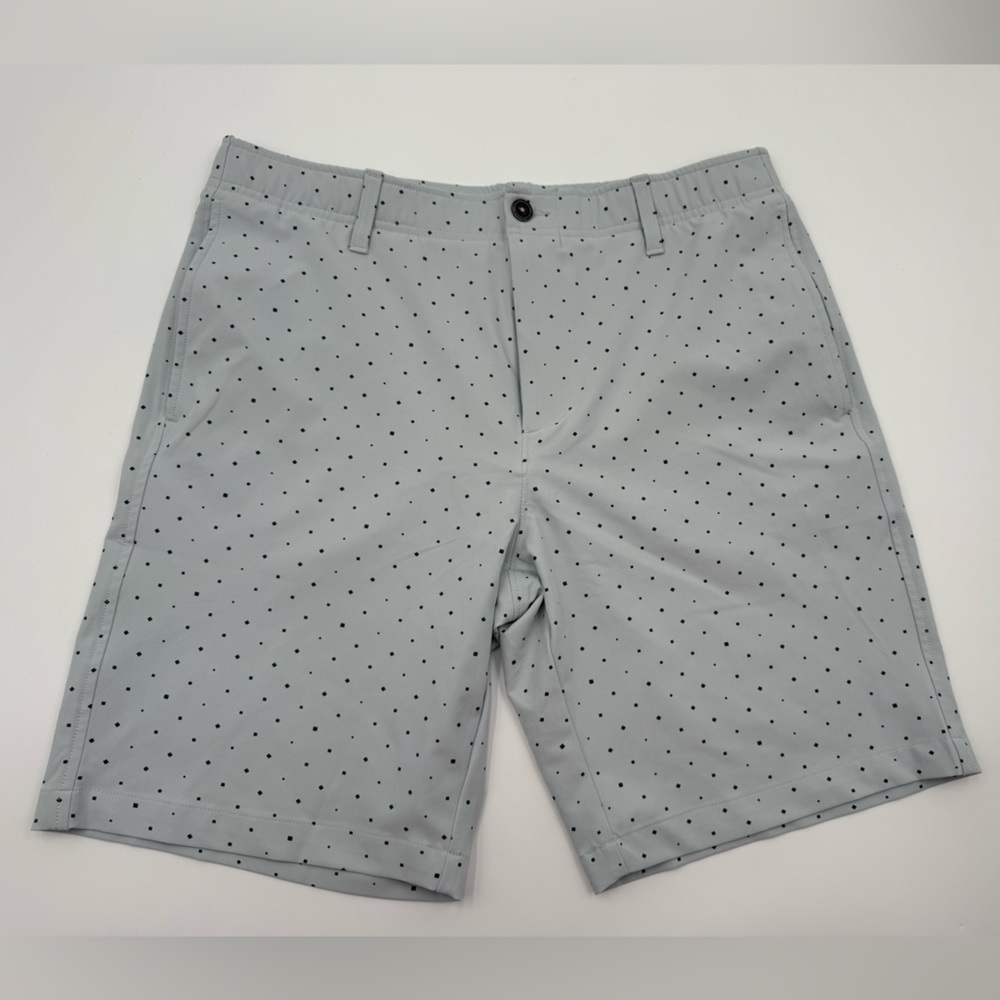 Under Armour Light Gray Polka Dot Flat-Front Men's Golf Shorts - Size 36